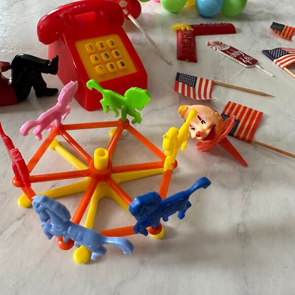 Vintage mixed lot plastic cake toppers balloons clown telephone July 4th picks - Picture 4 of 6